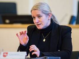 fragwürdiger erkenntnisgewinn: niedersächsische ministerin muss luxusreisen auf staatskosten erklären