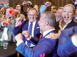 mutter wird abgeordnete: die afd kassiert mit der schrägen bollinger-truppe fast 20 prozent