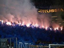 Über 150 festnahmen: bvb- und hsv-fans prügeln sich in dortmunder innenstadt