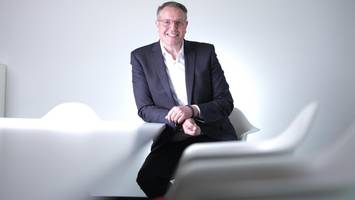 vom arbeitersohn zum kapitän: spd-kandidat alexander schweitzer