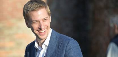 münchen: dominik krause führt in stichwahl vor dieter reiter