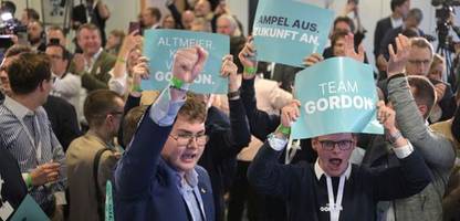 Landtagswahl in Rheinland-Pfalz: CDU siegt laut Hochrechnungen, SPD sackt ab