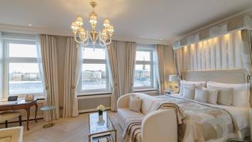 Hotel Vier Jahreszeiten in Hamburg: In diesem Bett schlief Taylor Swift