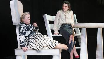 „Baracke“ im Thalia Theater: Exzesse aus dem Kinderzimmer der Hölle