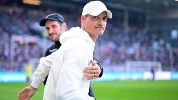 freiburg-coach verpasst verrückteste pressekonferenz der saison – und kommt doch