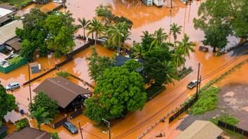 zehntausende menschen evakuiert: Überschwemmungen auf hawaii
