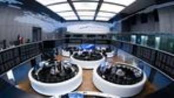 Konjunkturflaute: Börsenkonzerne müssen 2025 mehr als 100 Gewinnziele stutzen