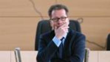 Lehrer ohne Examen: Weniger Lehrer ohne Examen – aber auch weniger Unterricht