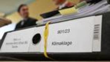 Verbrenner-Aus ab 2030?: BGH entscheidet zu Klimaklagen gegen BMW und Mercedes-Benz