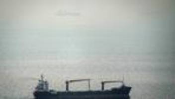 iranüberblick: israel attackiert ziele in teheran, iran droht mit kompletter blockade