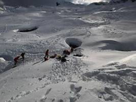 unglück in Österreich: deutscher stürzt in den alpen 25 meter in felstrichter