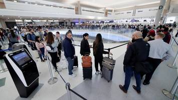 Chaos an US-Airports – Trump will ICE an Flughäfen einsetzen