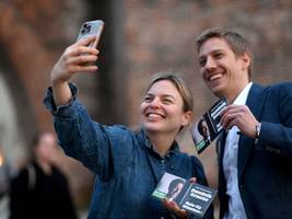 glosse: das streiflicht: draußen im lande, drinnen in der stadt