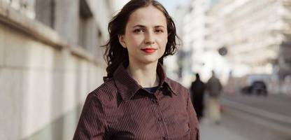 berlin: collien-fernandes-demo gegen digitale gewalt – interview mit organisatorin theresia crone