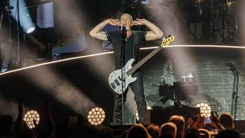 Santiano in Hamburg: Björn Both predigt und predigt und predigt