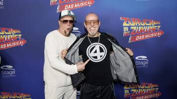 „Zurück in die Zukunft“-Premiere mit Babybauch und Polit-Botschaft