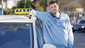 Preis für Diesel explodiert: Taxiunternehmer aus Hamburg fürchtet um Existenz