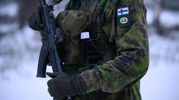 Finnische Reservisten sollen im Kriegsfall eigene Waffen mitbringen