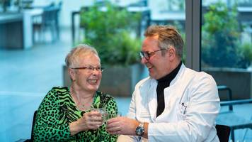 in oldenburg: klinik operiert darmkrebs-patientin mit neuer holomedizin und rettet ihr so das leben