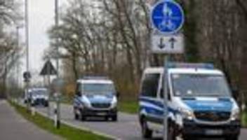 Atommüll: Hunderte Polizisten am Forschungszentrum Jülich