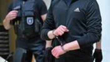 Gerichtsverhandlung: Freispruch im Prozess um rechte Kampfsportgruppe gefordert