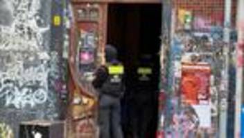 Linksextremismus: Vier Verdächtige nach Brandanschlag in Berlin 2025 ermittelt