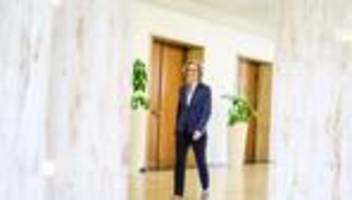 Machtmissbrauchsvorwürfe: SPD-Ultimatum: Heimatministerin soll Führung ruhen lassen