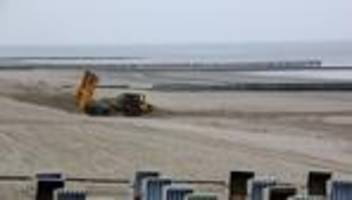 Tourismussaison naht: Lasterweise neuer Sand für Wangerooges Badestrand