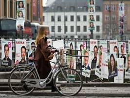 frederiksen in umfragen vorn: schweinezucht statt trump - dänen wählen neues parlament