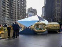 kosmetik-riese statt konkurrenten?: estee lauder und puig verhandeln über milliardenfusion