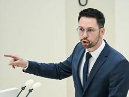 Rechte Parolen bei Teenie-Party: AfD nimmt Jugendliche nach rassistischen Gesängen in Schutz