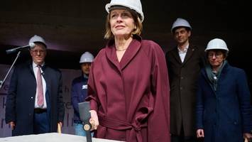 first lady besucht baustelle in berlin-neukölln: was dort entsteht