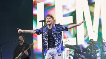 Louis Tomlinson startet Welttournee in Hamburg: Fotos zeigen Fans in Ekstase