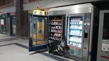 Süßwarenautomat am Bahnhof geplündert: „Mann mit Gitarre“ festgenommen
