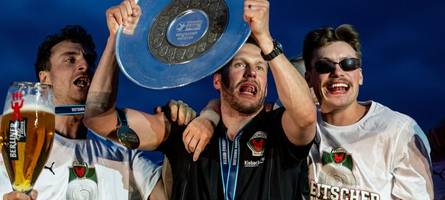 Die Meisterschale der Füchse Berlin ist wieder da: Allet jut in Berlin