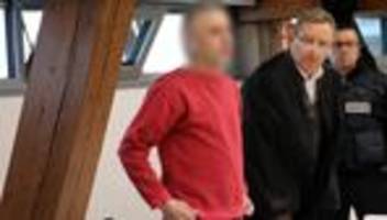 27.000 Kleider verbrannt: Brand in Theaterlager: Urteil gegen 42-Jährigen erwartet