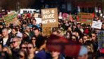 bundestag: grüne fordern von merz mehr einsatz gegen digitale gewalt gegen frauen