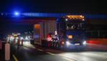 Großeinsatz: Polizeisprecher: Castor-Transport voll im Zeitplan