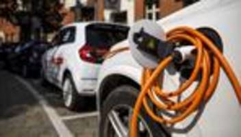 E-Mobilität: Bundesverkehrsministerium fördert Ladestellen an Mehrfamilienhäusern