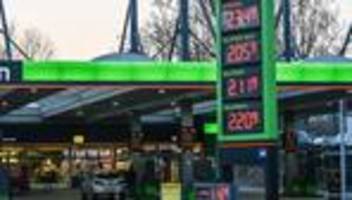 Tanken: Hohe Spritpreise – Länder fordern weitergehende Maßnahmen