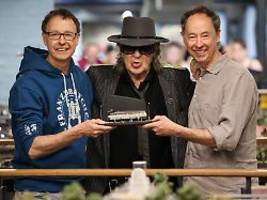 Ehre im Miniatur Wunderland: Udo Lindenberg bringt Panik-Express auf die Schienen