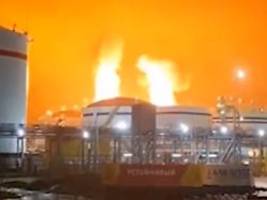 moskau meldet massive angriffe: brände in russlands wichtigstem ostseehafen ust-luga