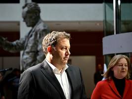 Bundesregierung: Klingbeil schwört die Bürger auf schmerzhafte Reformen ein