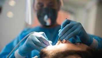 18-jähriger starb beim zahnarzt: wie schaut man den eltern in die augen?