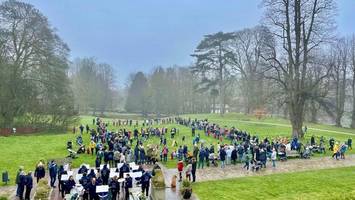 ostereiersuche eskaliert: „angefaucht und zur seite geschubst“