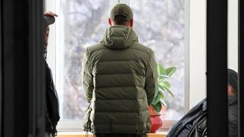 Tod auf der A20: Zwei Autobahnpolizisten stehen vor Gericht