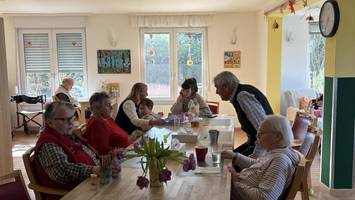 Demenz-WG in Hamburg: Angehörige organisieren liebevolle Betreuung für Eltern