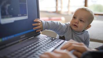 elterngeld: im bezirk altona beträgt die wartezeit 110 tage – „nicht akzeptabel“