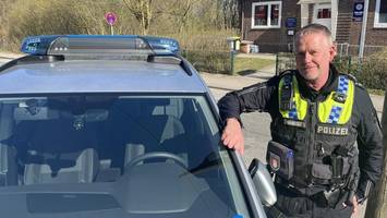 Schüler kommen zu spät zum Unterricht – ein Fall für den neuen Dorfsheriff