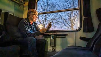 82-jähriger reist täglich 12 stunden um seine frau im krankenhaus zu besuchen